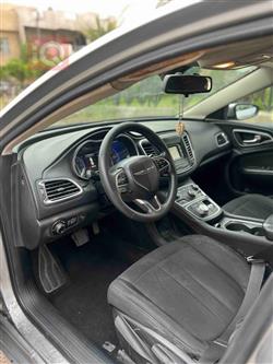 Chrysler 200